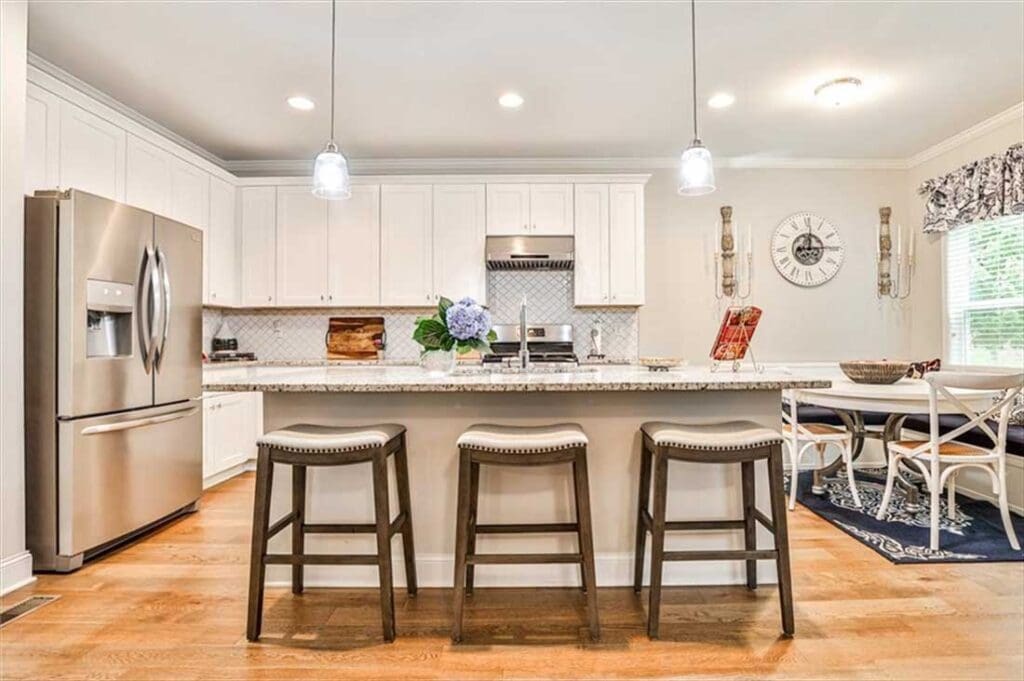 421-Vinings-Vintage-kitchen-and-nook-staged